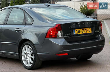 Седан Volvo S40 2011 в  фото 38 Седан Volvo S40 2011 в