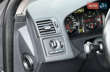 Седан Volvo S40 2011 в  фото 83 Седан Volvo S40 2011 в