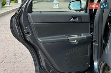 Седан Volvo S40 2011 в  фото 92 Седан Volvo S40 2011 в