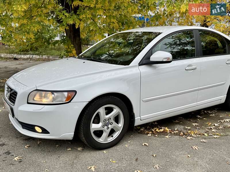 Седан Volvo S40 2011 в Киеве