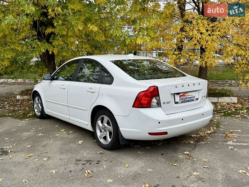 Седан Volvo S40 2011 в Киеве