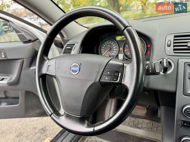 Седан Volvo S40 2011 в Киеве