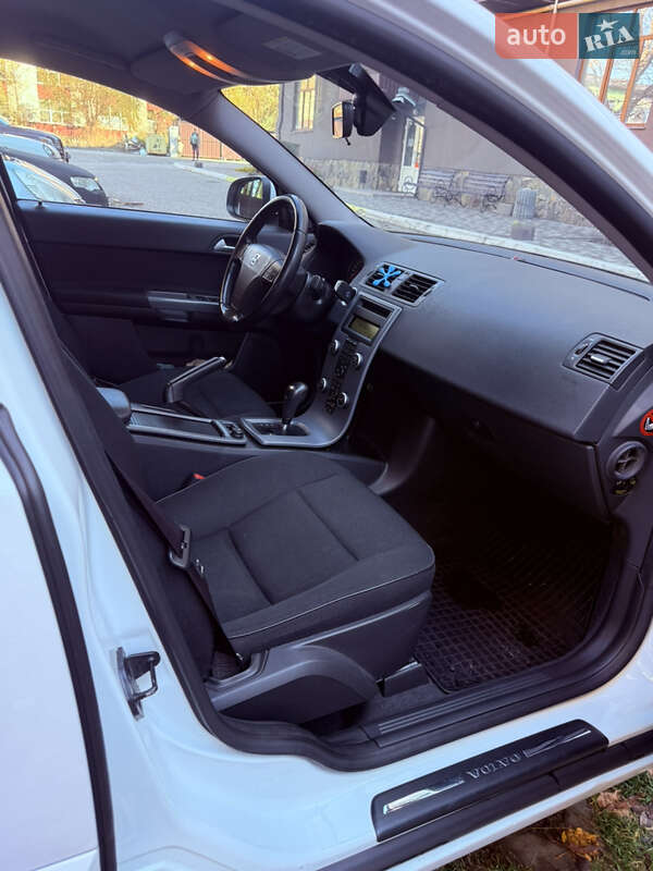 Седан Volvo S40 2012 в Киеве фото 25 Седан Volvo S40 2012 в Киеве