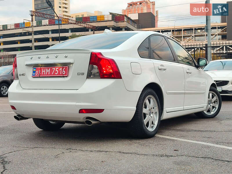 Седан Volvo S40 2011 в Киеве