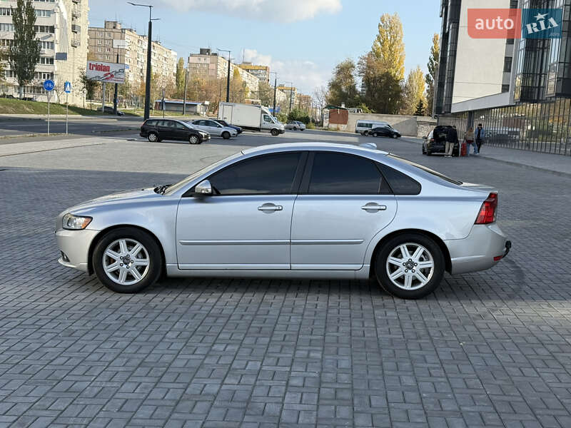 Седан Volvo S40 2012 в Днепре