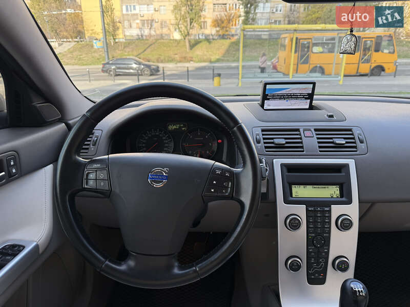 Седан Volvo S40 2012 в Днепре
