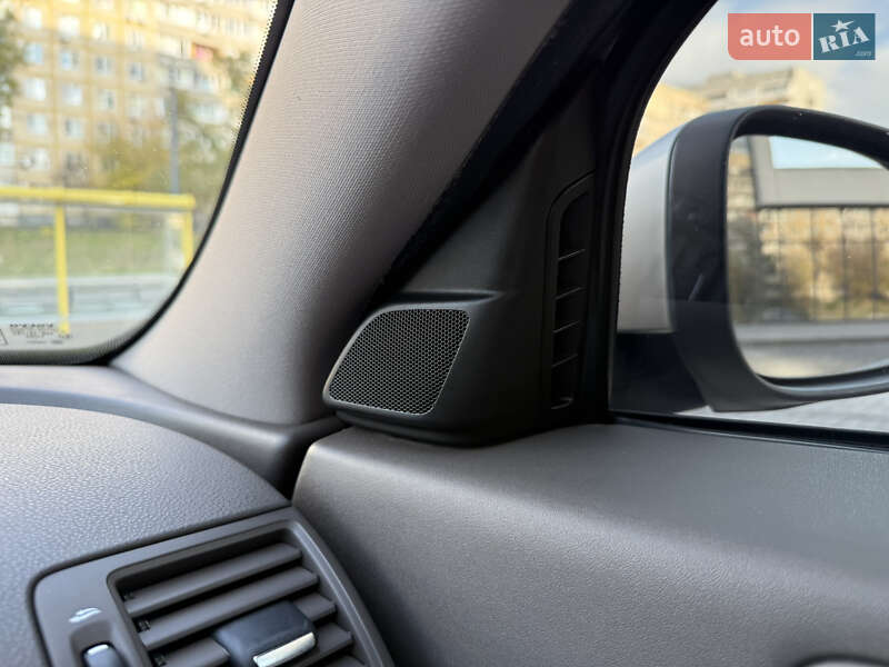 Седан Volvo S40 2012 в Днепре