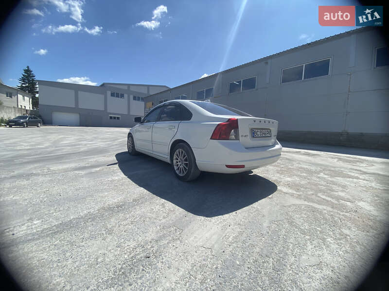 Седан Volvo S40 2011 в Тернополе