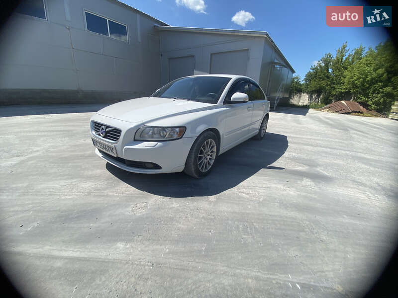 Седан Volvo S40 2011 в Тернополе