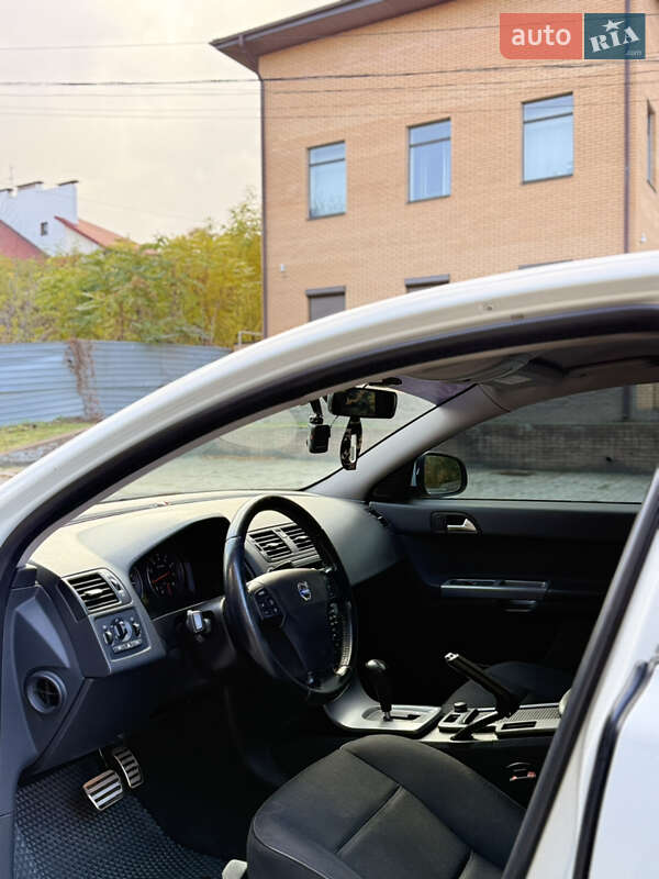 Седан Volvo S40 2012 в Днепре