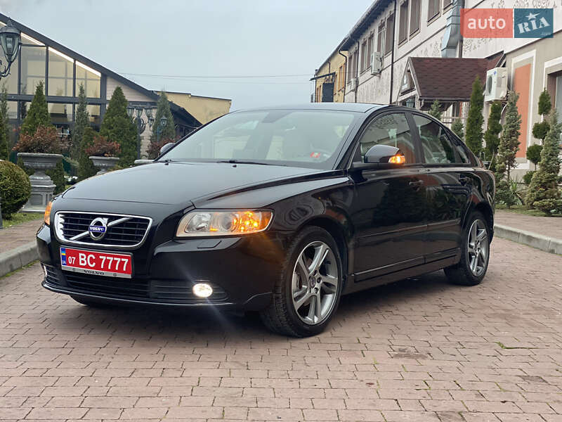 Седан Volvo S40 2011 в Стрию