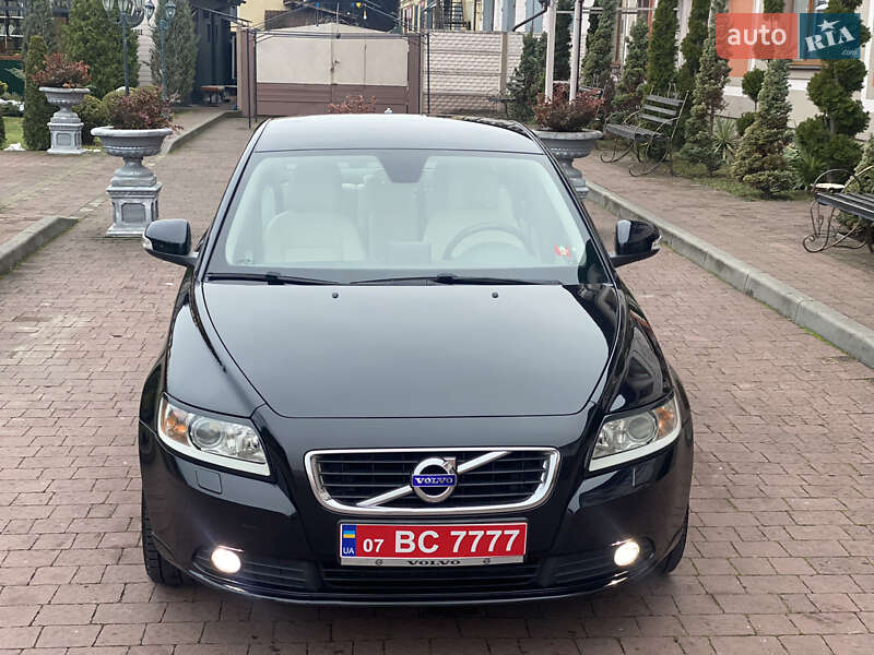 Седан Volvo S40 2011 в Стрию
