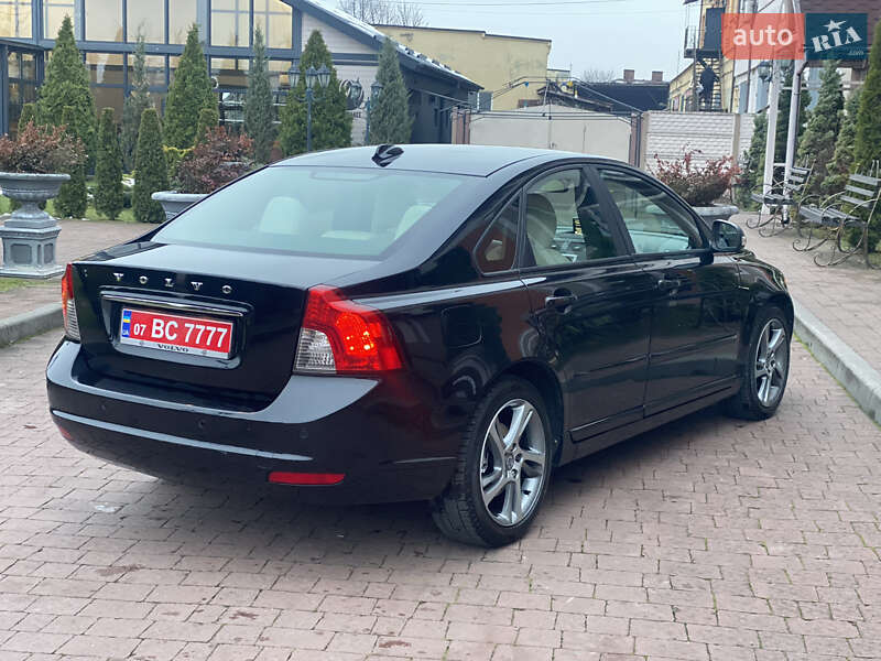 Седан Volvo S40 2011 в Стрию