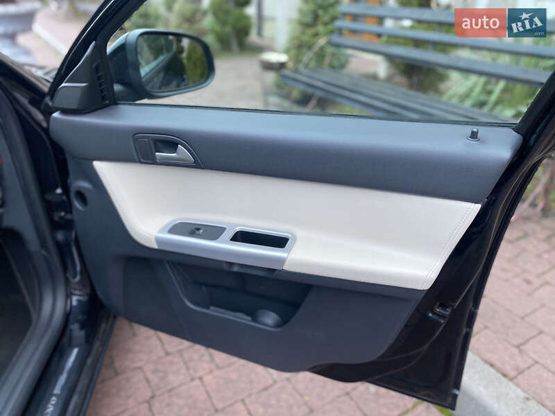 Седан Volvo S40 2011 в Стрию