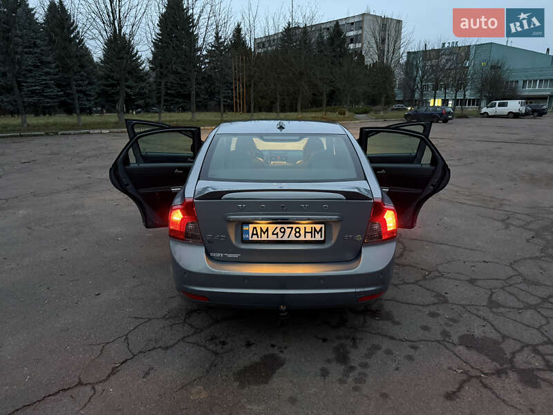 Седан Volvo S40 2012 в Житомирі