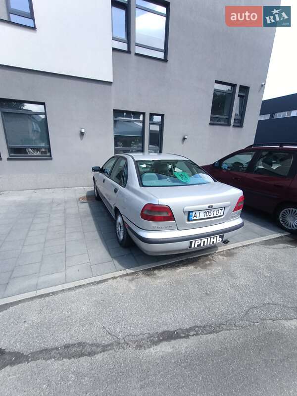 Седан Volvo S40 2000 в Ирпене