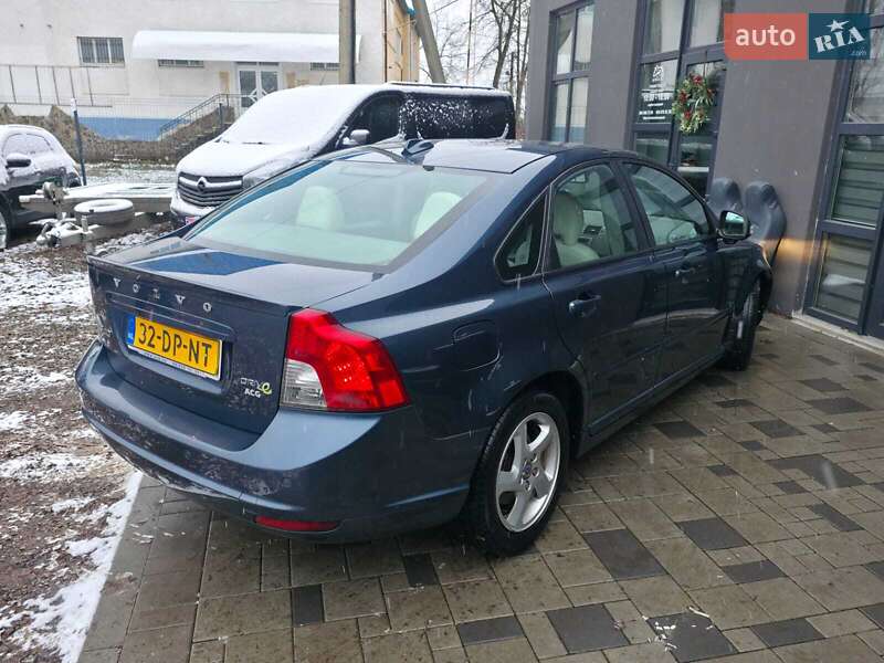 Седан Volvo S40 2011 в Івано-Франківську