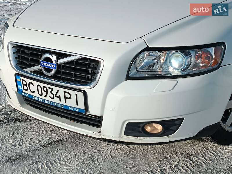 Седан Volvo S40 2010 в Львове