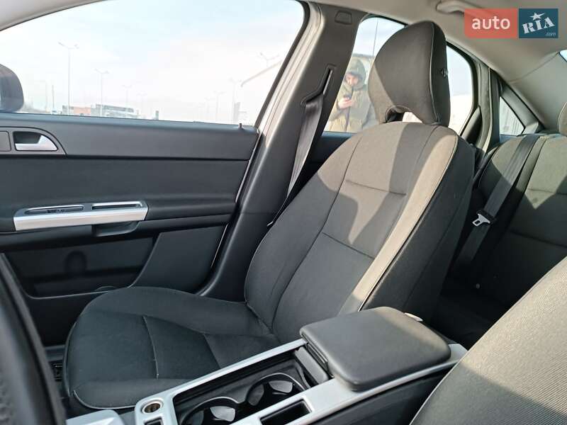 Седан Volvo S40 2010 в Львове