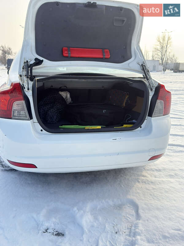 Седан Volvo S40 2012 в Киеве