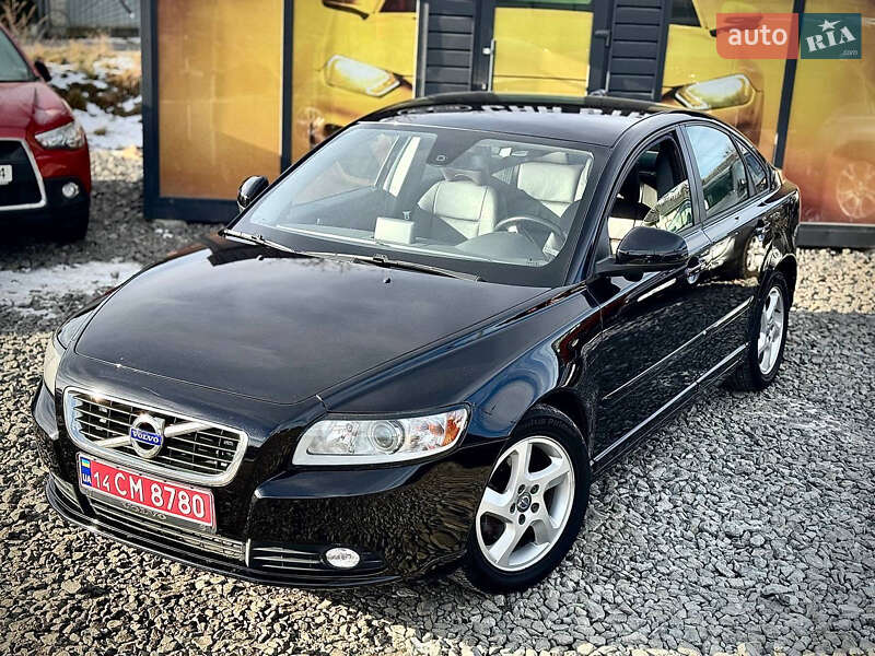 Седан Volvo S40 2011 в Стрые