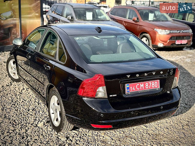Седан Volvo S40 2011 в Стрые