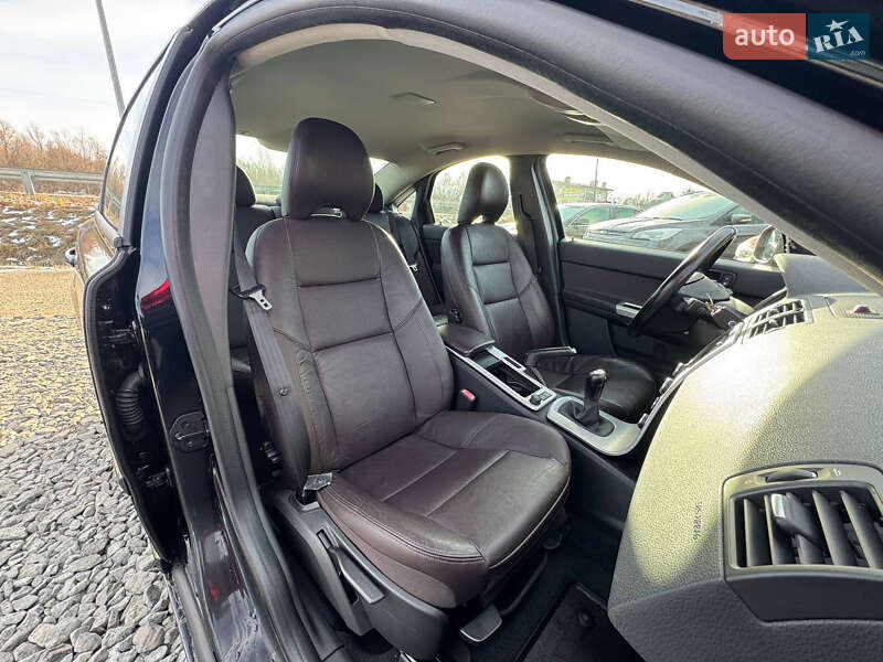 Седан Volvo S40 2011 в Стрые