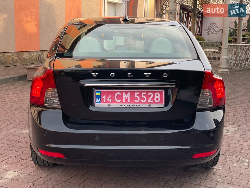 Седан Volvo S40 2011 в Стрию