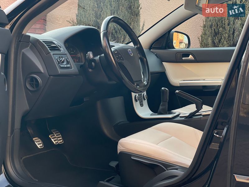 Седан Volvo S40 2011 в Стрию