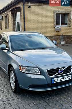 Седан Volvo S40 2010 в Умани