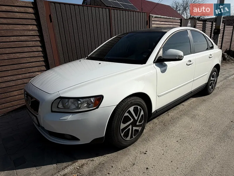 Volvo S40 2011