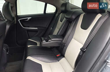Седан Volvo S60 Cross Country 2017 в 