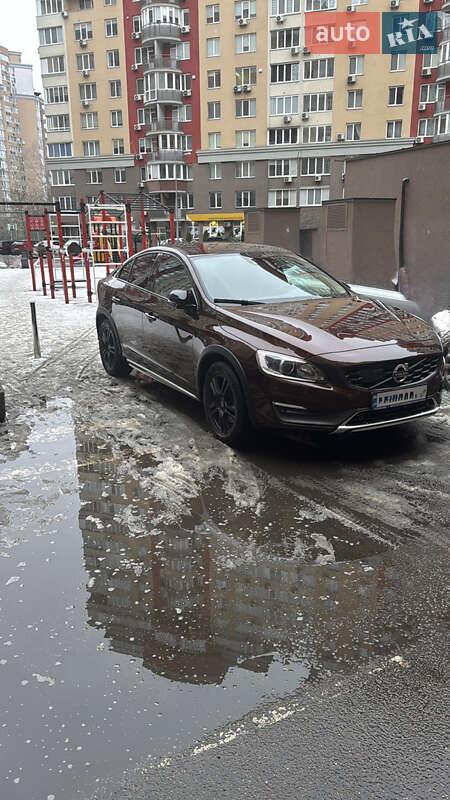 Седан Volvo S60 Cross Country 2016 в Киеве фото 3 Седан Volvo S60 Cross Country 2016 в Киеве