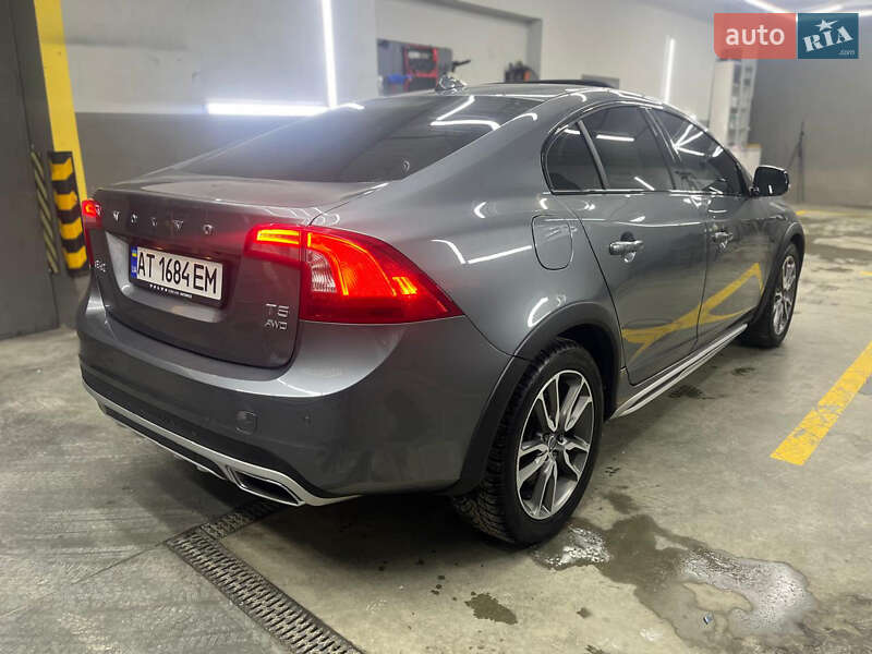 Седан Volvo S60 Cross Country 2016 в Ивано-Франковске