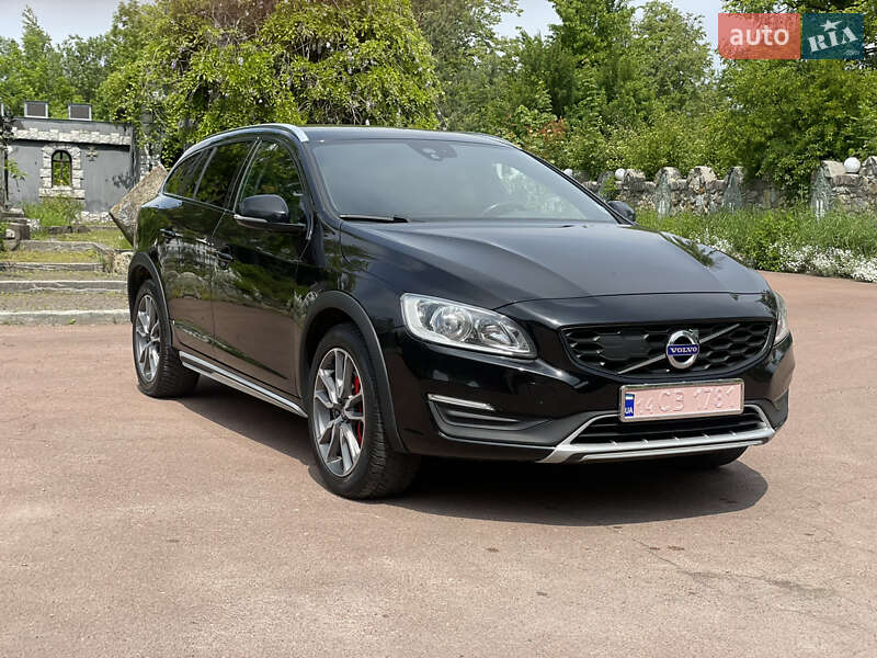 Седан Volvo S60 Cross Country 2017 в Івано-Франківську