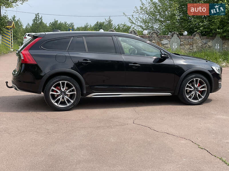 Седан Volvo S60 Cross Country 2017 в Івано-Франківську