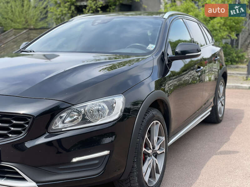 Седан Volvo S60 Cross Country 2017 в Івано-Франківську