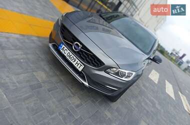 Седан Volvo S60 Cross Country 2016 в 