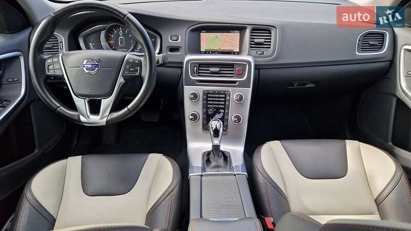 Седан Volvo S60 Cross Country 2017 в Києві фото 10 Седан Volvo S60 Cross Country 2017 в Києві