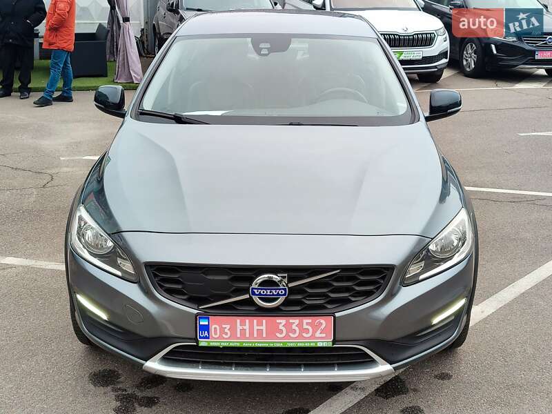 Седан Volvo S60 Cross Country 2017 в Києві