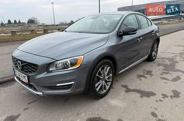 Седан Volvo S60 Cross Country 2015 в Львові