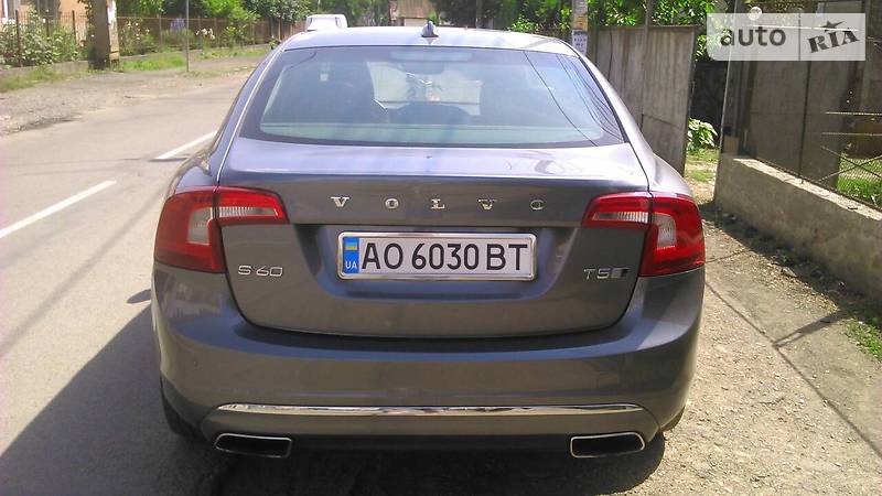 Седан Volvo S60 2016 в Хусті