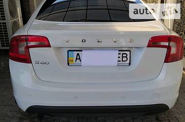 Седан Volvo S60 2012 в 