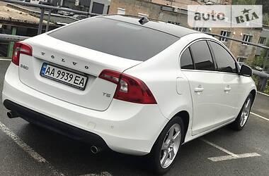 Седан Volvo S60 2011 в Киеве