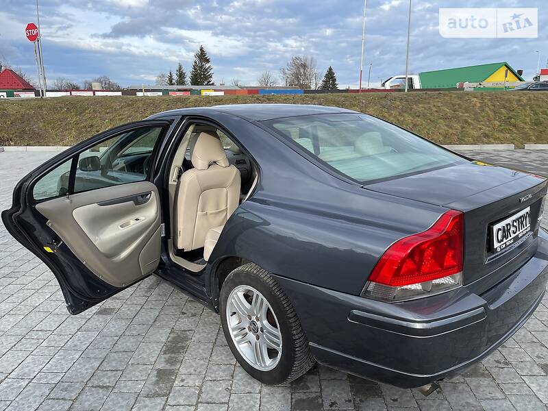 Седан Volvo S60 2005 в Стрые