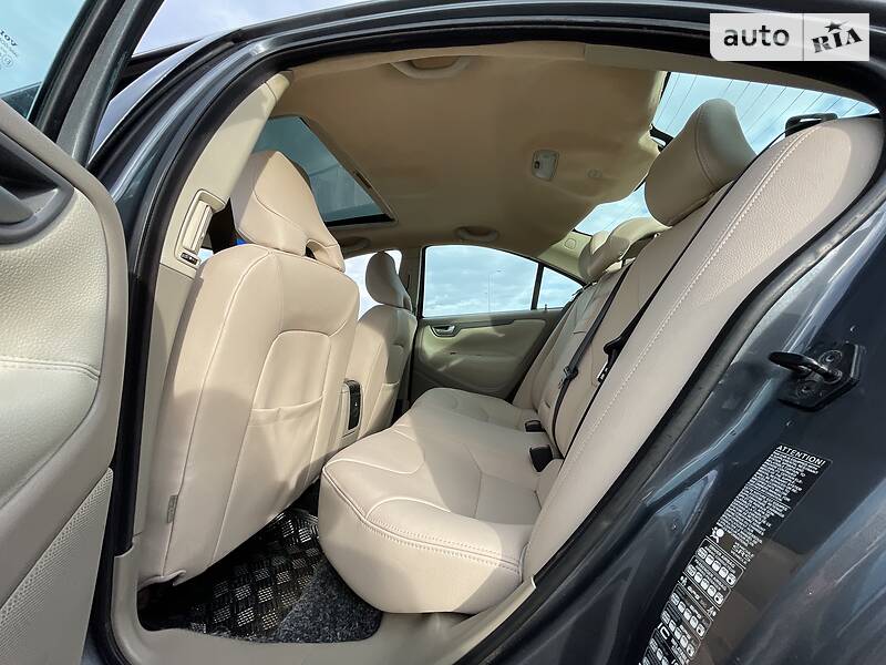 Седан Volvo S60 2005 в Стрые