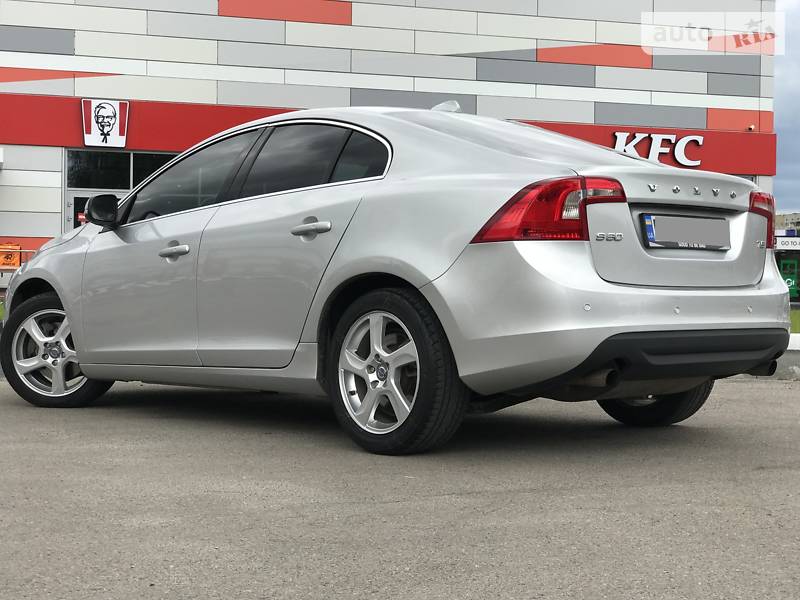 Седан Volvo S60 2011 в Львове