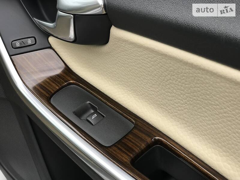 Седан Volvo S60 2011 в Львове