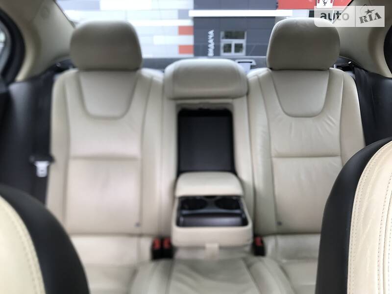 Седан Volvo S60 2011 в Львове