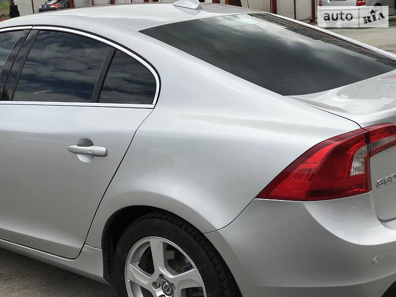 Седан Volvo S60 2011 в Львове